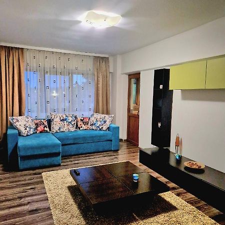 Cozy Appartment In The Center ทาร์โกวิชเต ภายนอก รูปภาพ