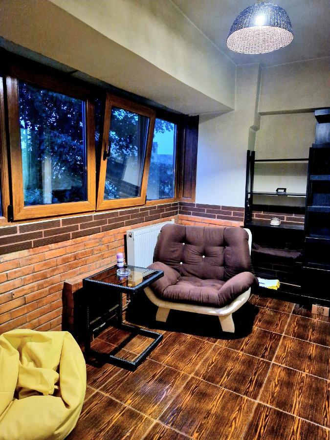Cozy Appartment In The Center ทาร์โกวิชเต ภายนอก รูปภาพ