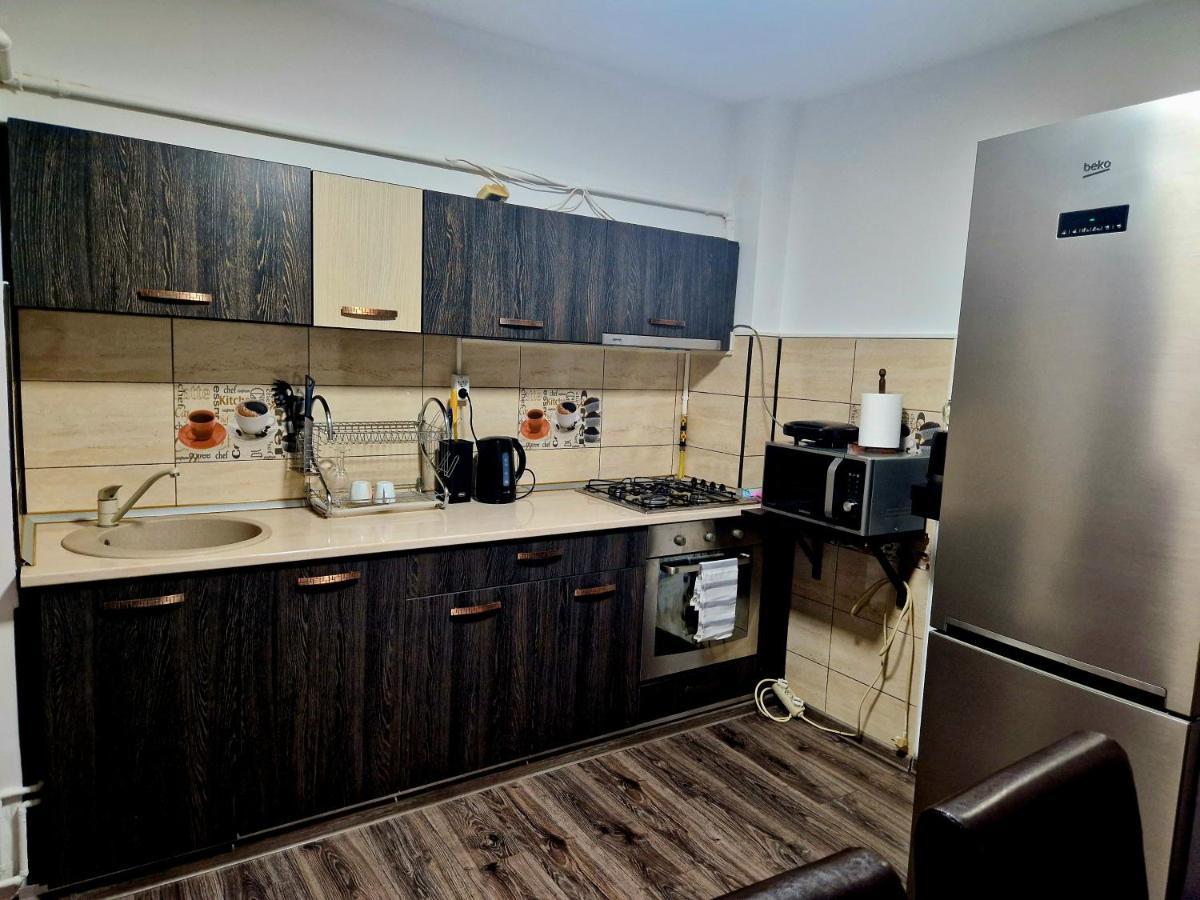 Cozy Appartment In The Center ทาร์โกวิชเต ภายนอก รูปภาพ